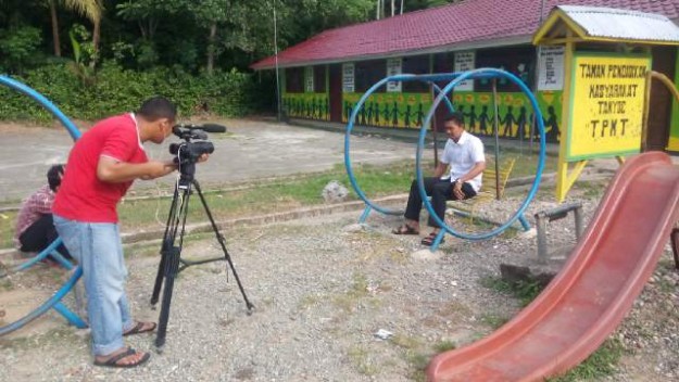 BTS Proses shooting ” Harga untuk relawan ” finalis ADC2015 ” for you aceh “