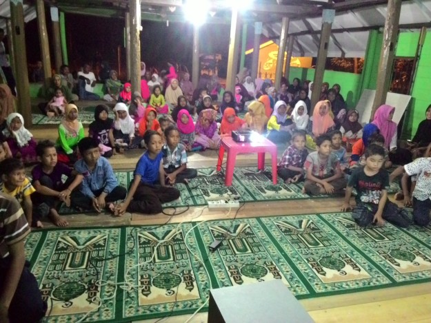 Galery Layar Tancap (Bioskop) Aceh Documentary 2015  Lambirah (Aceh Besar)